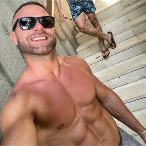 Meet your Posher, Eric